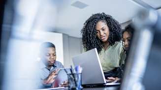 Thinking Beyond Efficiency: How HR Can Lead AI Transformation