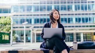 women-with-laptop