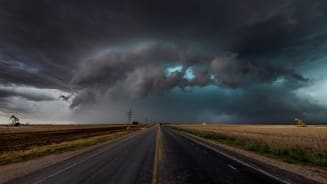 risk-storm-road-553925377